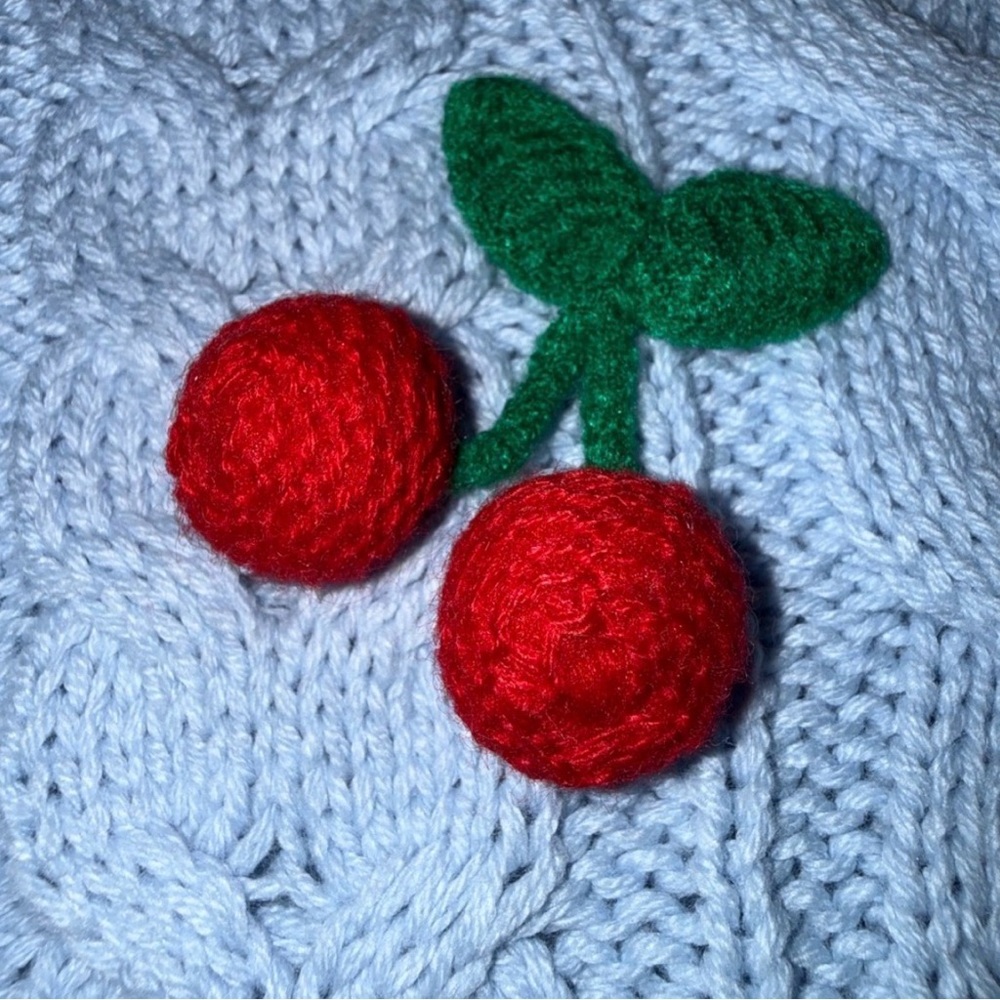 NEW ANTHROPOLOGIE CALLIGRAPHIE BLUE
CABLE KNIT PULLOVER 3D CHERRY DETAIL
SZ LRG - Picture 5 of 7